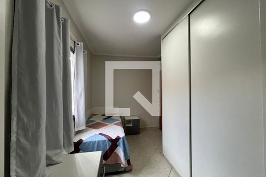 Quarto 2 de casa à venda com 3 quartos, 257m² em Vila Constança, São Paulo