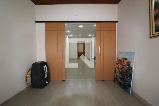 Escritório de casa à venda com 4 quartos, 308m² em Vila Santa Teresa, Santo André