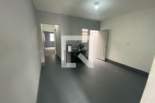 Casa à venda com 1 quarto, 96m² em Vila Scarpelli, Santo André