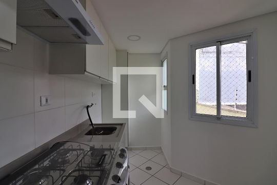 Cozinha e Área de Serviço de apartamento para alugar com 2 quartos, 44m² em Paulicéia, São Bernardo do Campo