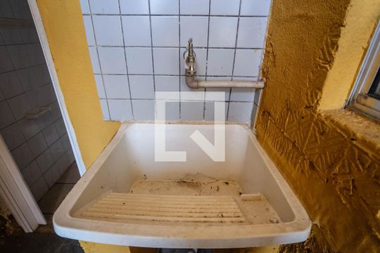 Lavanderia de casa para alugar com 1 quarto, 40m² em Jardim Miriam, São Paulo