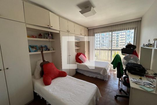 Quarto 1 de apartamento para alugar com 4 quartos, 400m² em Méier, Rio de Janeiro