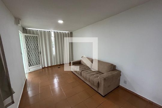 Sala de apartamento para alugar com 2 quartos, 70m² em Piedade, Rio de Janeiro