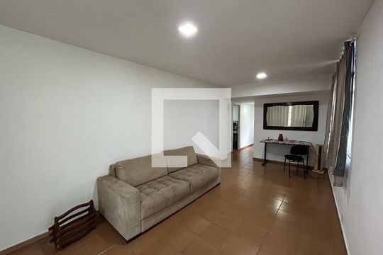 Sala de apartamento para alugar com 2 quartos, 70m² em Piedade, Rio de Janeiro