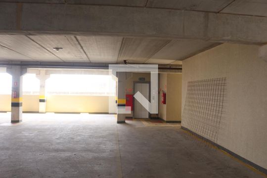 Garagem de apartamento para alugar com 2 quartos, 42m² em Vila Palmares, São Caetano do Sul