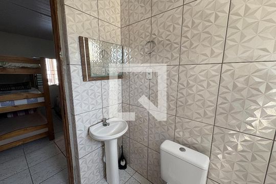 Banheiro Social de casa à venda com 1 quarto, 106m² em Vila Jeriva, Várzea Paulista