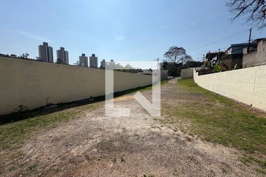 Terreno de casa à venda com 1 quarto, 106m² em Vila Jeriva, Várzea Paulista