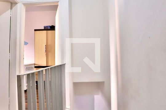 Escada de casa à venda com 3 quartos, 110m² em Brás, São Paulo