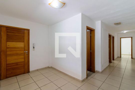 Sala de casa à venda com 3 quartos, 299m² em Vila Itapegica, Guarulhos