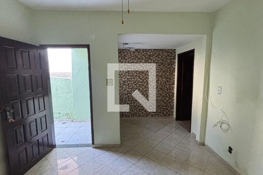 Sala de casa à venda com 2 quartos, 98m² em Vila Pires, Santo André