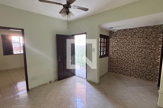 Sala de casa à venda com 2 quartos, 98m² em Vila Pires, Santo André