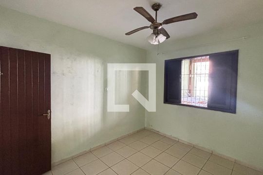 Quarto 1 de casa à venda com 2 quartos, 98m² em Vila Pires, Santo André