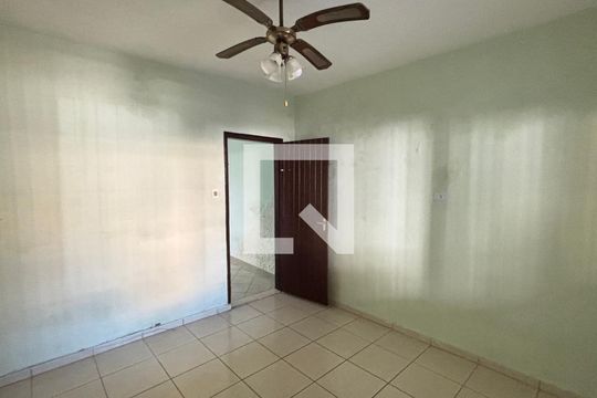Quarto 1 de casa à venda com 2 quartos, 98m² em Vila Pires, Santo André