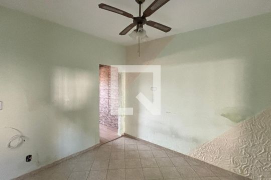 Sala de casa à venda com 2 quartos, 98m² em Vila Pires, Santo André