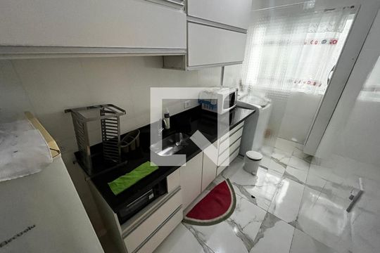 Cozinha de apartamento para alugar com 1 quarto, 30m² em Vila Roque, São Paulo