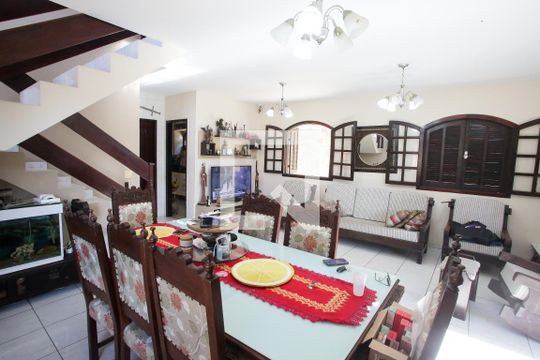 Sala de casa à venda com 4 quartos, 219m² em Curicica, Rio de Janeiro