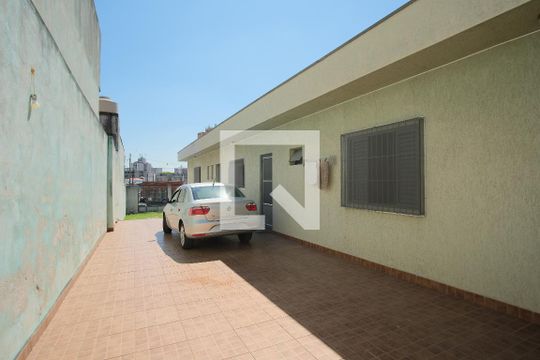Quintal de casa para alugar com 2 quartos, 100m² em Vila Nova Savoia, São Paulo