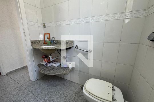 Casa à venda com 3 quartos, 600m² em Carlos Prates, Belo Horizonte
