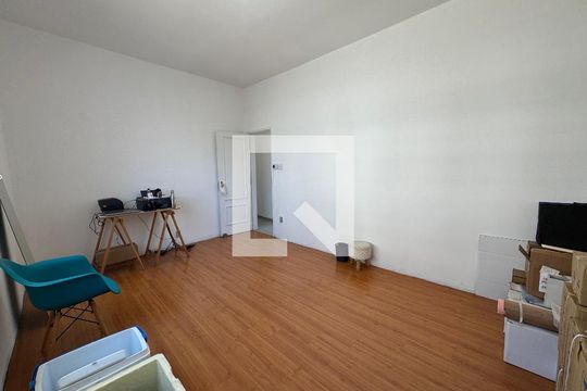 Casa à venda com 3 quartos, 600m² em Carlos Prates, Belo Horizonte