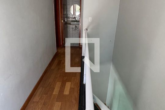 Corredor de casa à venda com 4 quartos, 300m² em Vila Guiomar, Santo André
