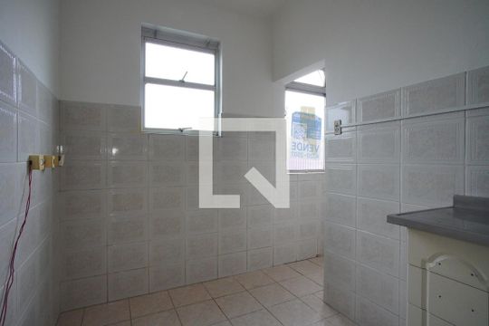 Cozinha de apartamento à venda com 2 quartos, 55m² em Navegantes, Porto Alegre