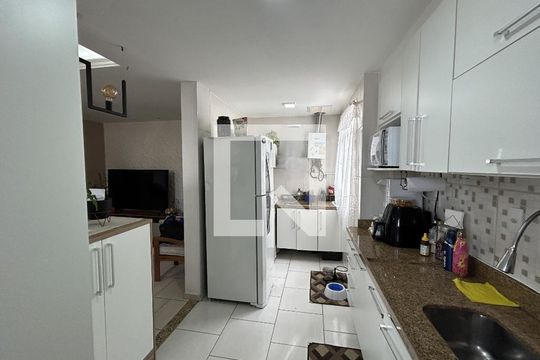 Cozinha de apartamento à venda com 2 quartos, 67m² em Encantado, Rio de Janeiro