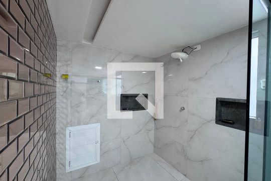 Banheiro da Suíte 1 de casa de condomínio para alugar com 5 quartos, 400m² em Recreio dos Bandeirantes, Rio de Janeiro