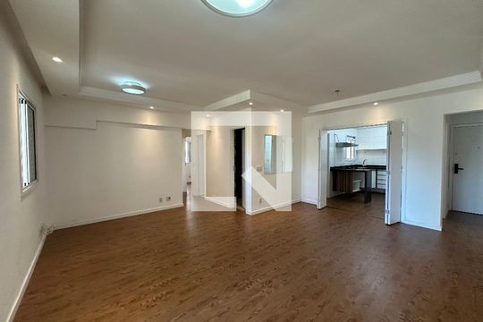 Sala de apartamento à venda com 3 quartos, 105m² em Jardim Tupanci, Barueri