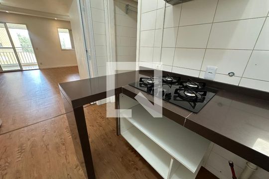 Cozinha de apartamento à venda com 3 quartos, 105m² em Jardim Tupanci, Barueri