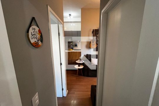 Corredor de apartamento para alugar com 2 quartos, 42m² em Vila Nova Cachoeirinha, São Paulo