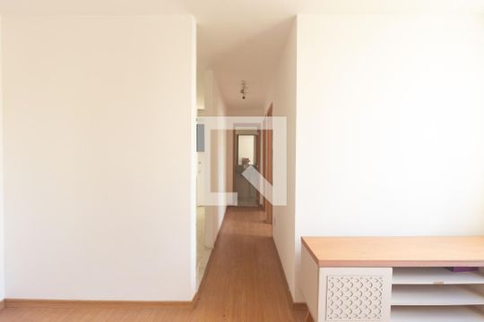 Sala de apartamento para alugar com 2 quartos, 42m² em Inhoaíba, Rio de Janeiro