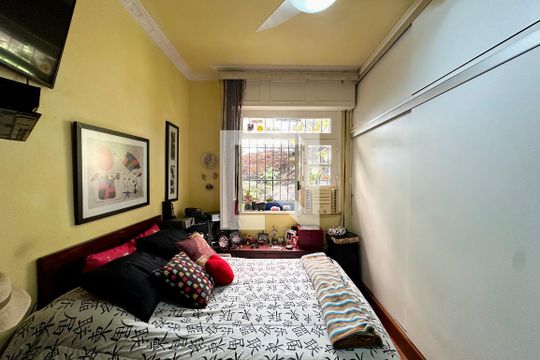 Quarto  de apartamento à venda com 2 quartos, 81m² em Laranjeiras, Rio de Janeiro