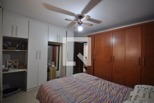 Quarto 1 de casa à venda com 4 quartos, 109m² em Vila Nivi, São Paulo