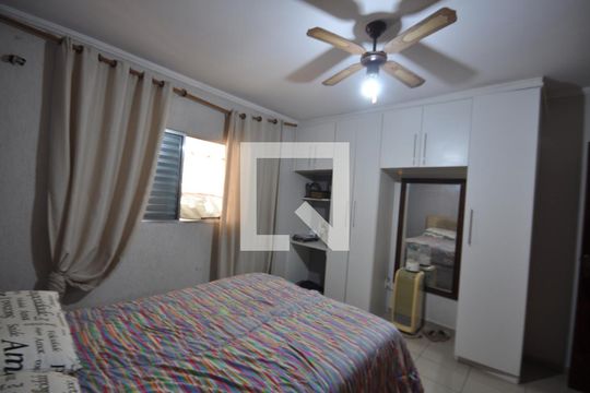 Quarto 1 de casa à venda com 4 quartos, 109m² em Vila Nivi, São Paulo
