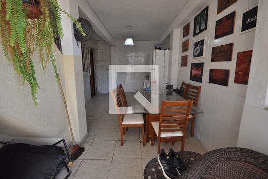 Churrasqueira de casa à venda com 4 quartos, 109m² em Vila Nivi, São Paulo