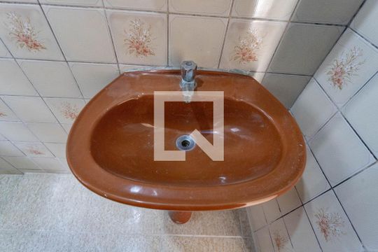 Casa 1 - Banheiro Social de casa à venda com 2 quartos, 100m² em Vila Nogueira, Diadema
