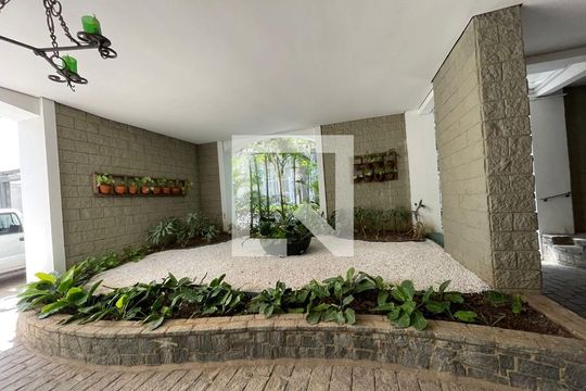 Entrada de apartamento à venda com 3 quartos, 120m² em Jardim Paulista, São Paulo