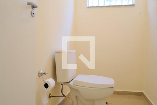 Lavabo de casa à venda com 3 quartos, 216m² em Chácara Seis de Outubro, São Paulo