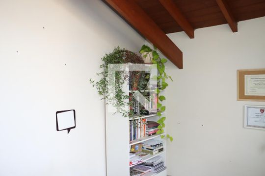 Escritório de casa de condomínio para alugar com 4 quartos, 458m² em Jardim Indaia, Embu das Artes