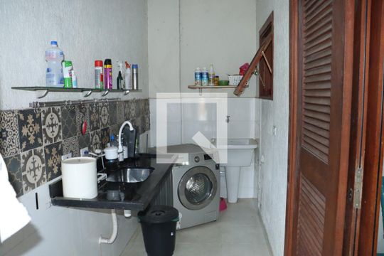Área de Serviço de casa de condomínio para alugar com 4 quartos, 458m² em Jardim Indaia, Embu das Artes