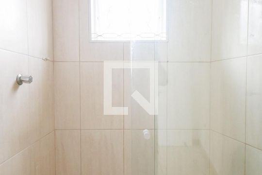 Banheiro de kitnet/studio para alugar com 1 quarto, 20m² em Centro, Taubaté