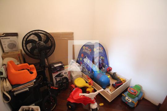 Quarto 2 de casa à venda com 3 quartos, 420m² em Inconfidentes, Contagem