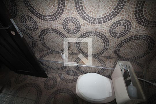 Banheiro 2 de casa à venda com 3 quartos, 420m² em Inconfidentes, Contagem
