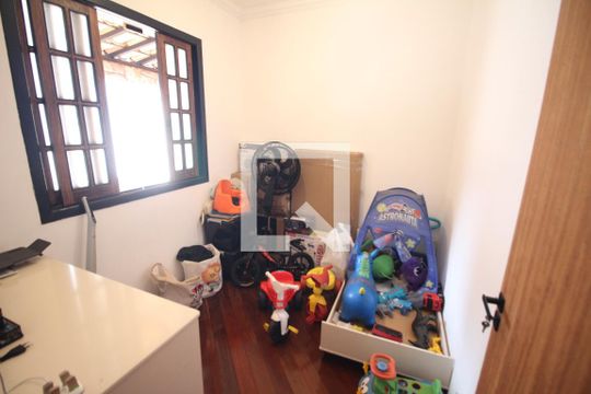 Quarto 2 de casa à venda com 3 quartos, 420m² em Inconfidentes, Contagem