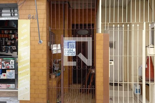 Fachada de casa à venda com 2 quartos, 80m² em Bom Retiro, São Paulo