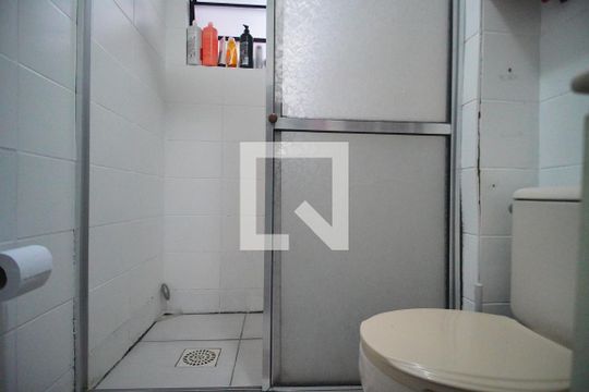 Banheiro de apartamento à venda com 1 quarto, 50m² em Centro, São Leopoldo