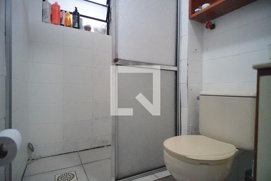 Banheiro de apartamento à venda com 1 quarto, 50m² em Centro, São Leopoldo