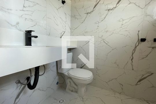 Banheiro quarto 1 de casa para alugar com 2 quartos, 134m² em Vila Prado, São Paulo