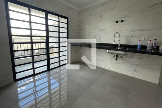 Cozinha  de casa para alugar com 2 quartos, 134m² em Vila Prado, São Paulo