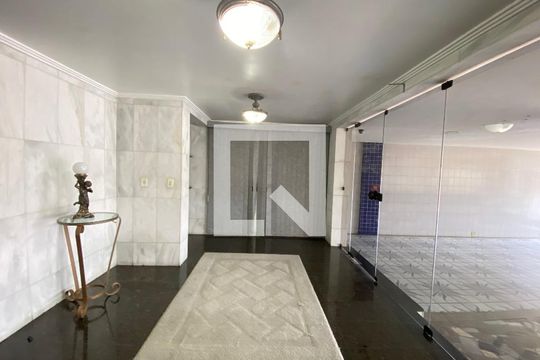 Hall de entrada de apartamento à venda com 1 quarto, 62m² em Encantado, Rio de Janeiro